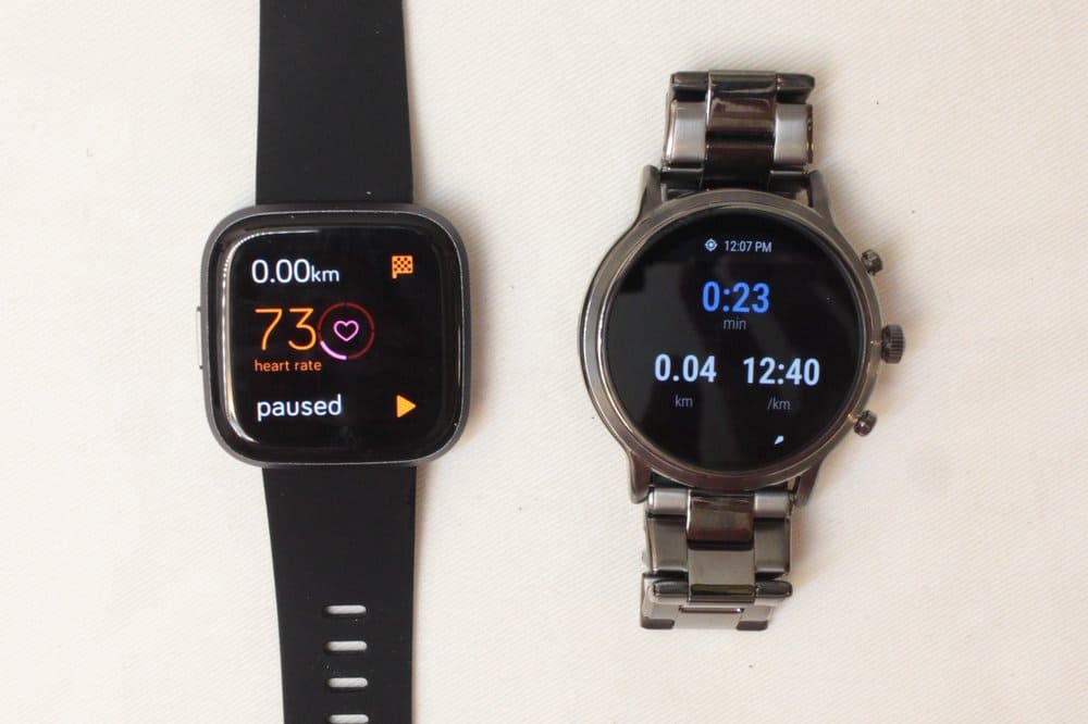 Fitbit Versa 2 vs Fossil Gen 5 in-exercise display