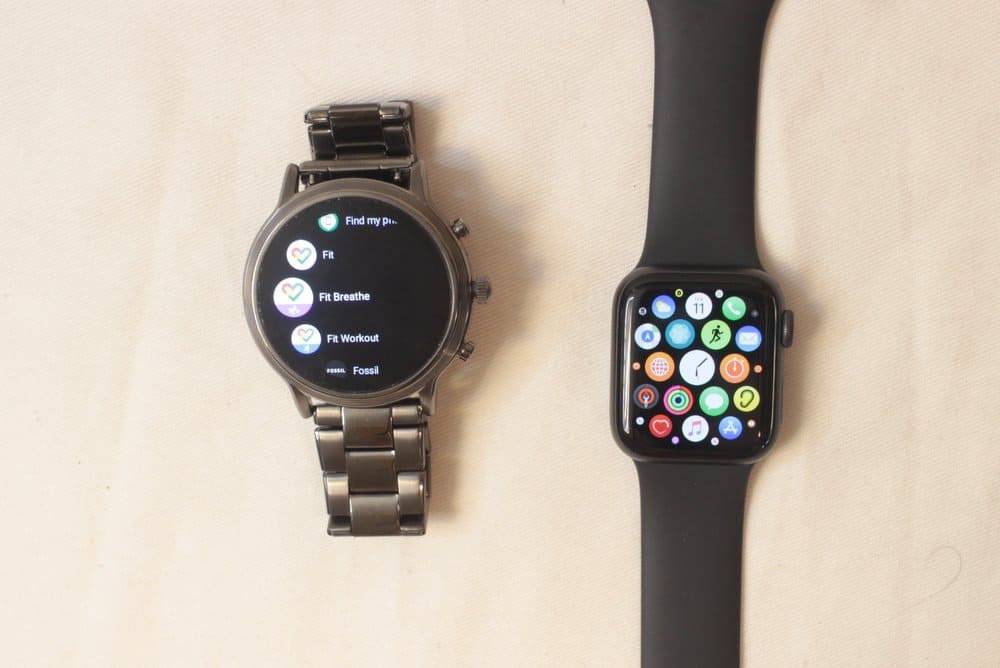 fossil gen 5 carlyle vs apple watch series 5 apps menu