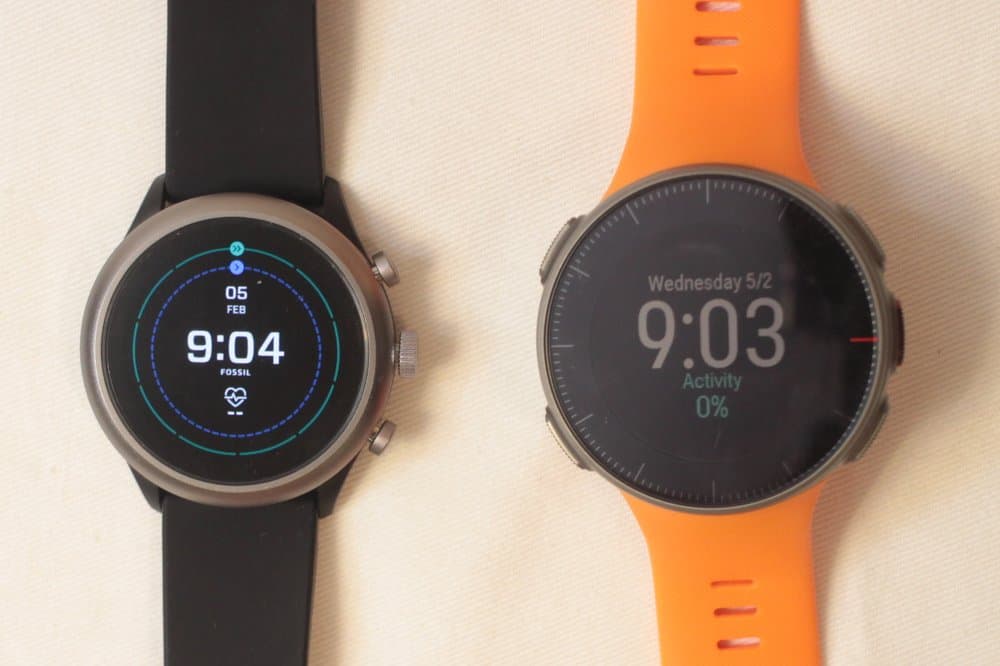 fossil sport smartwatch vs polar vantage v main screen