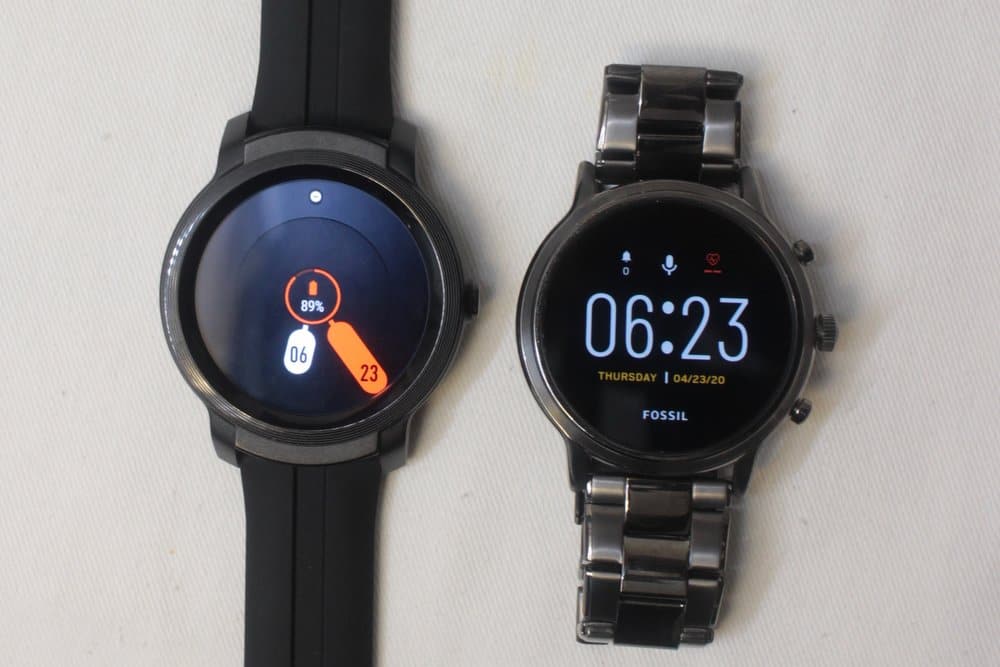 ticwatch e2 vs fossil gen 5 carlyle 