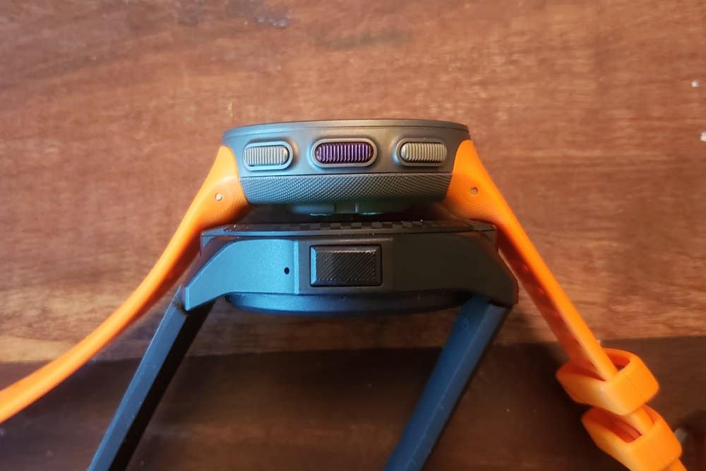 ticwatch s2 vs polar vantage v buttons