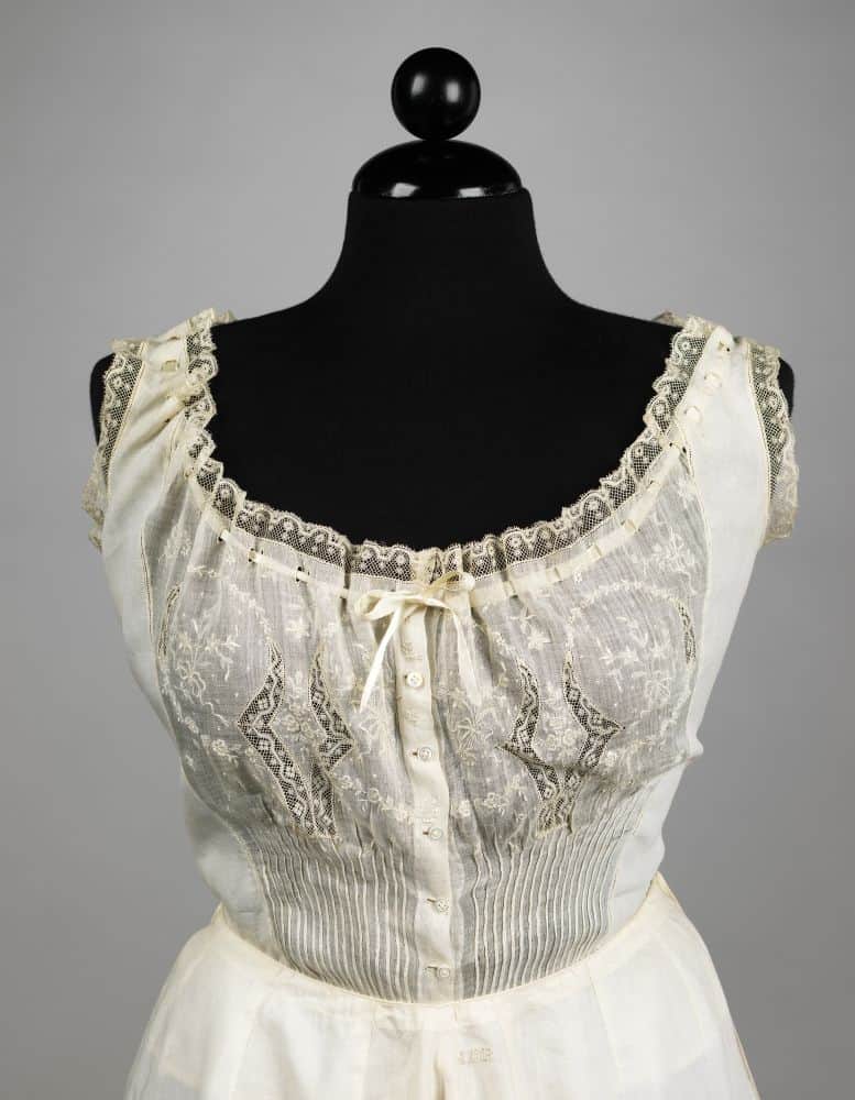White lingerie dress in a mannequin.