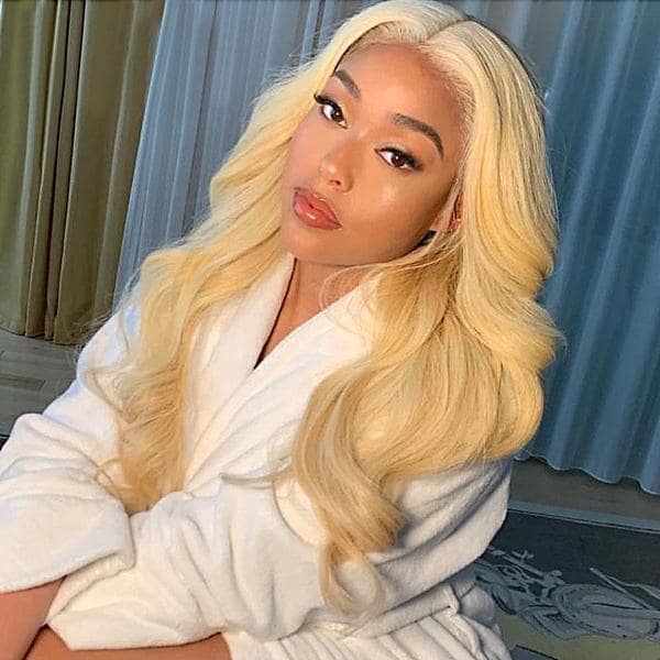 Blonde Lace wig from Fuhsiwigs.