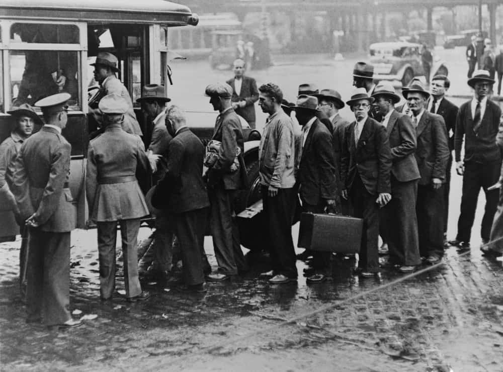 World War I veterans boarding a bus taking them from New York City's Battery to Fort Slocum.